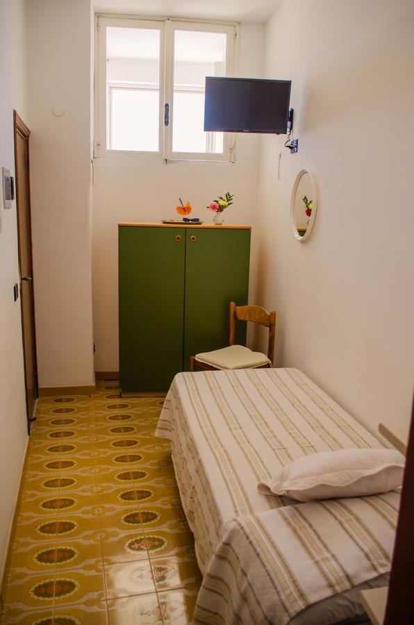 Hotel Angelino Barano dʼIschia Zimmer foto